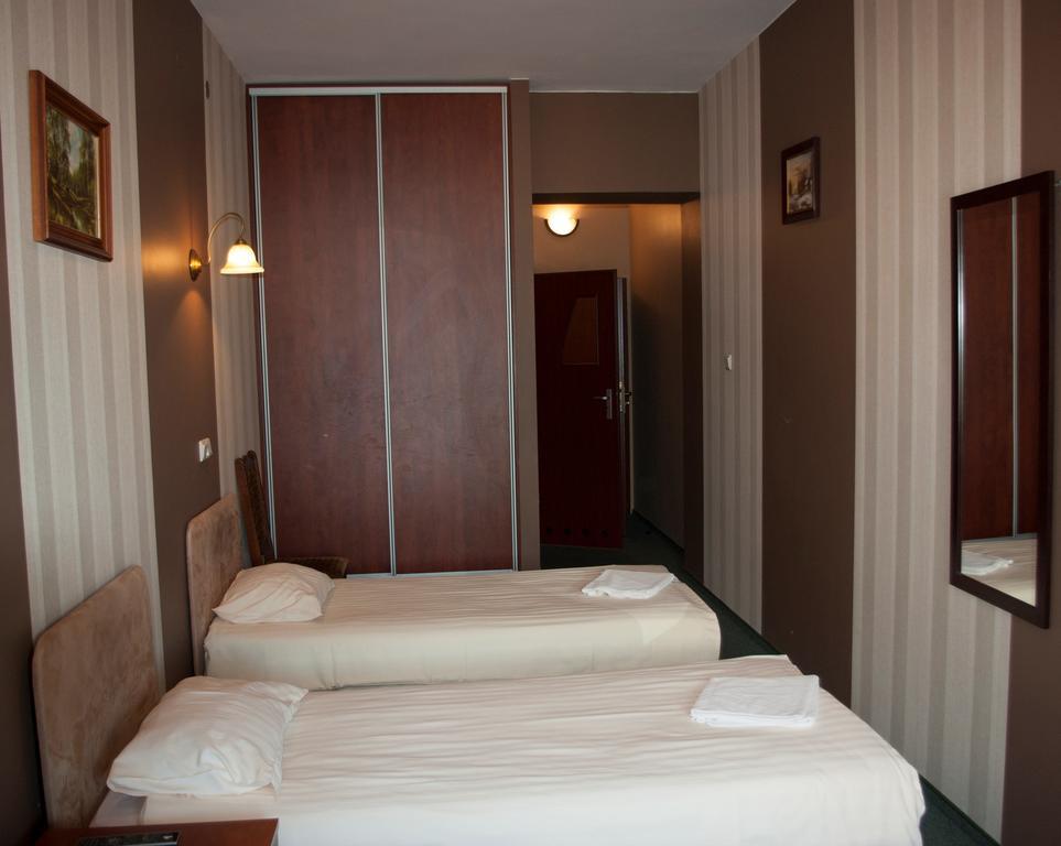 Hotel Nad Rzeczka Thorn Exterior foto